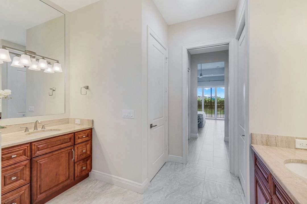 608 El Camino Real  #202, Naples, FL 34119