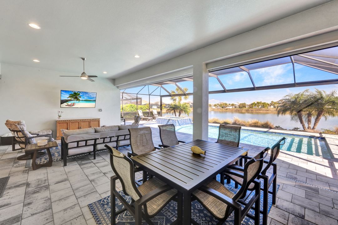 6161 Megans Bay Dr, Naples, FL 34112