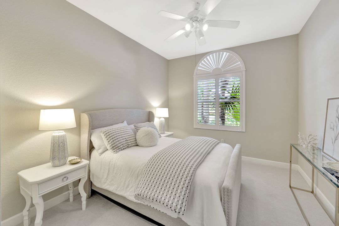 6119 Manchester Pl, Naples, FL 34110