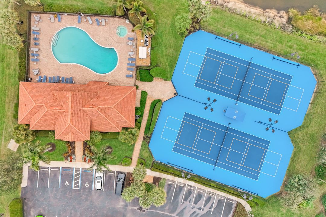 10542 Yorkstone Dr, Bonita Springs, FL 34135