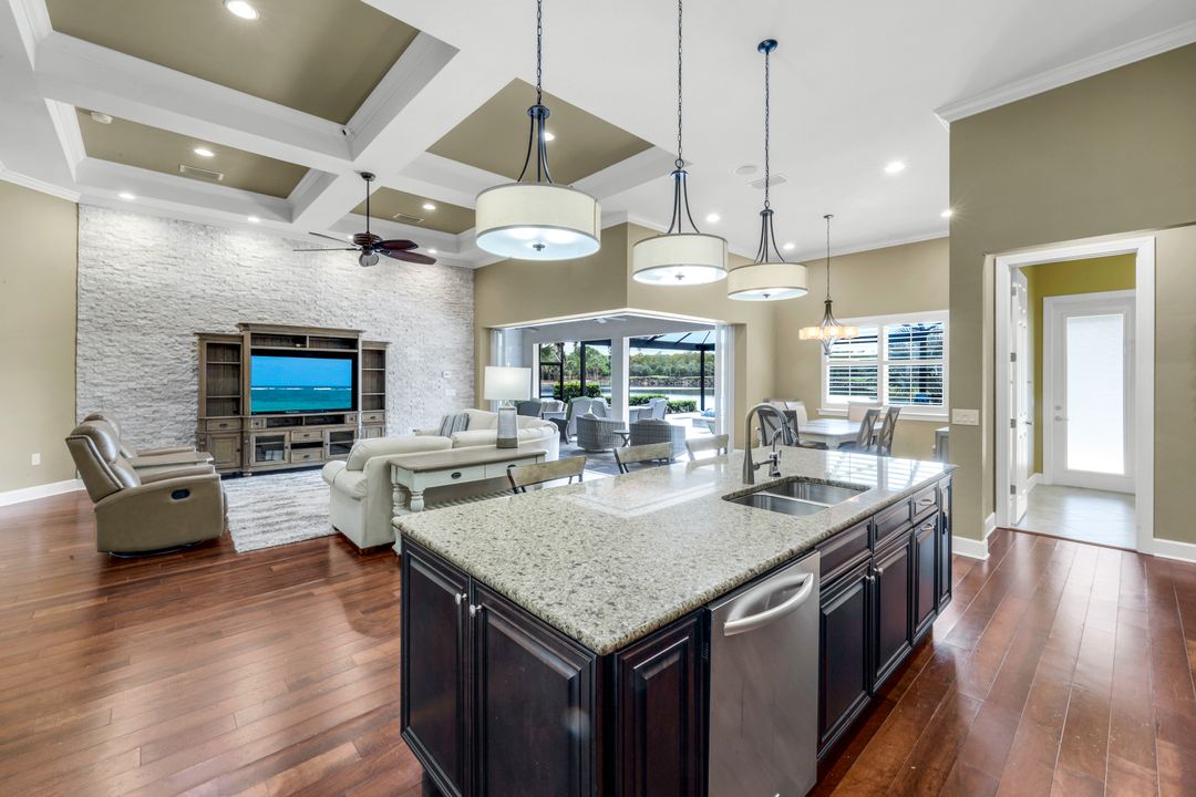 9180 Ores Cir, Naples, FL 34120