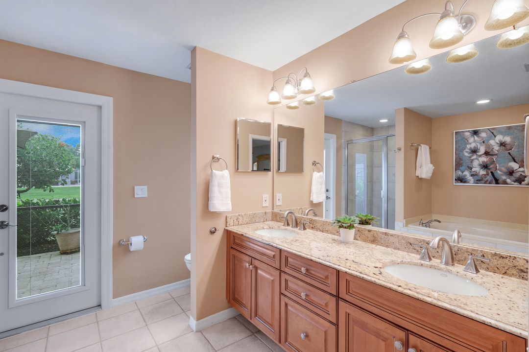 172 Sabal Lake Dr, Naples, FL 34104
