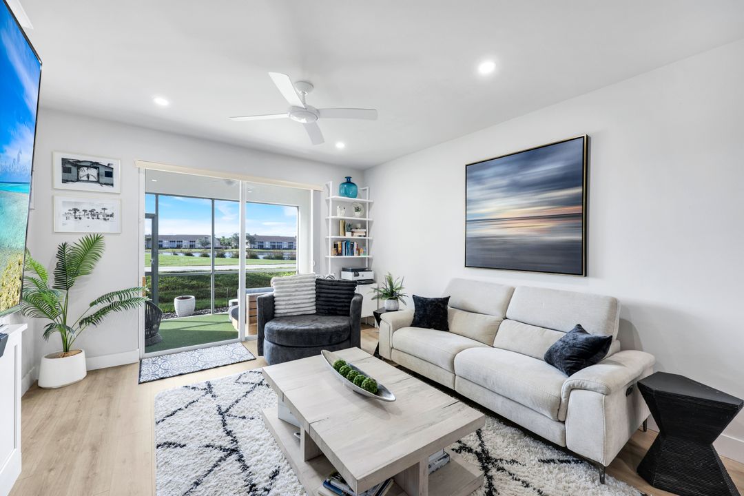 2740 Cypress Trace Cir #2715, Naples, FL 34119