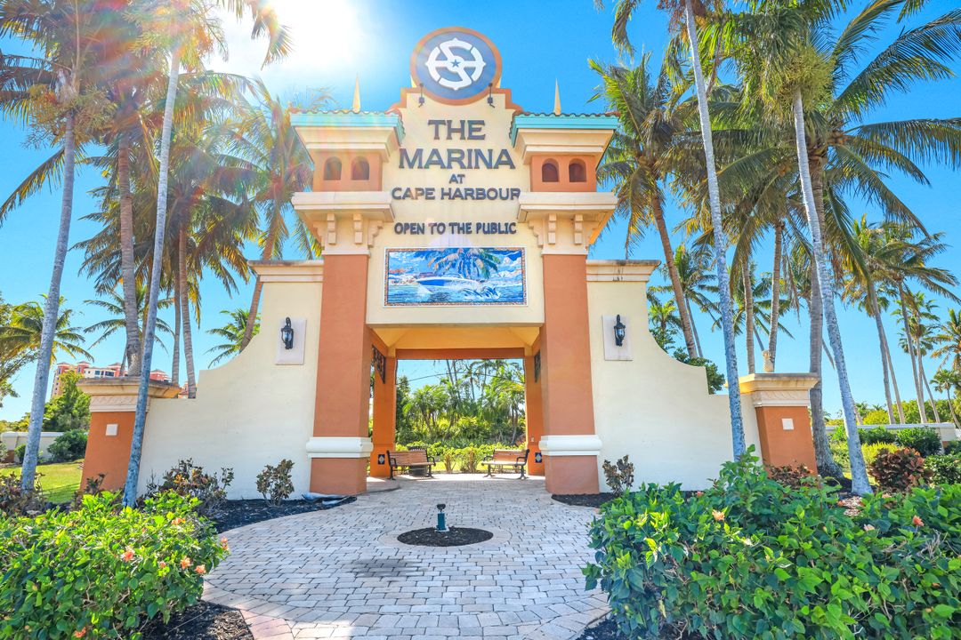 1817 Lagoon Ln, Cape Coral, FL 33914