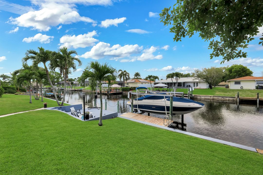 2107 SE 25th Terrace, Cape Coral, FL 33904
