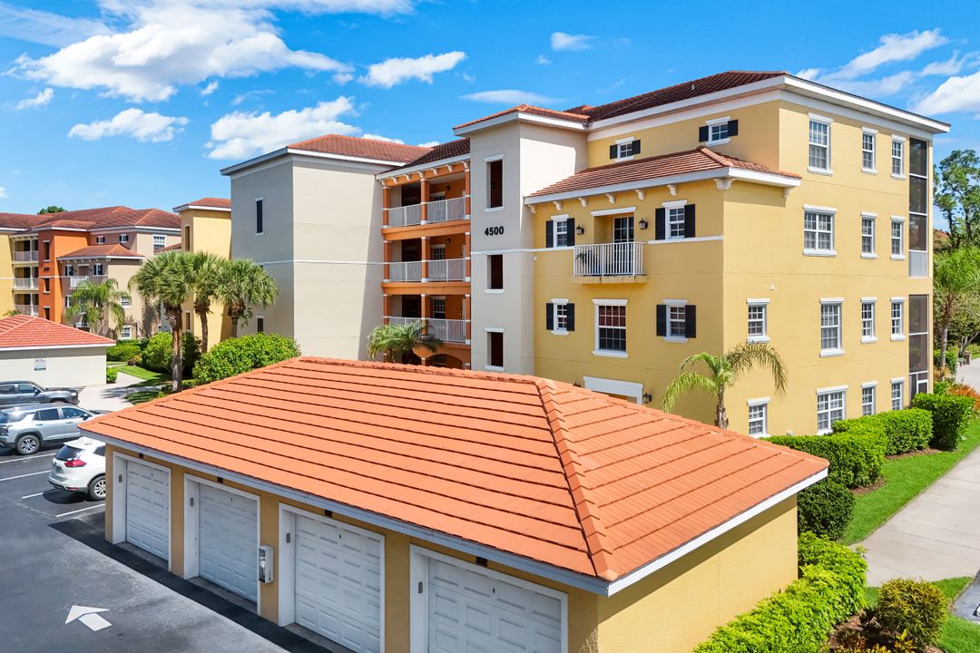 4500 Botanical Pl Cir #107, Naples, FL 34112