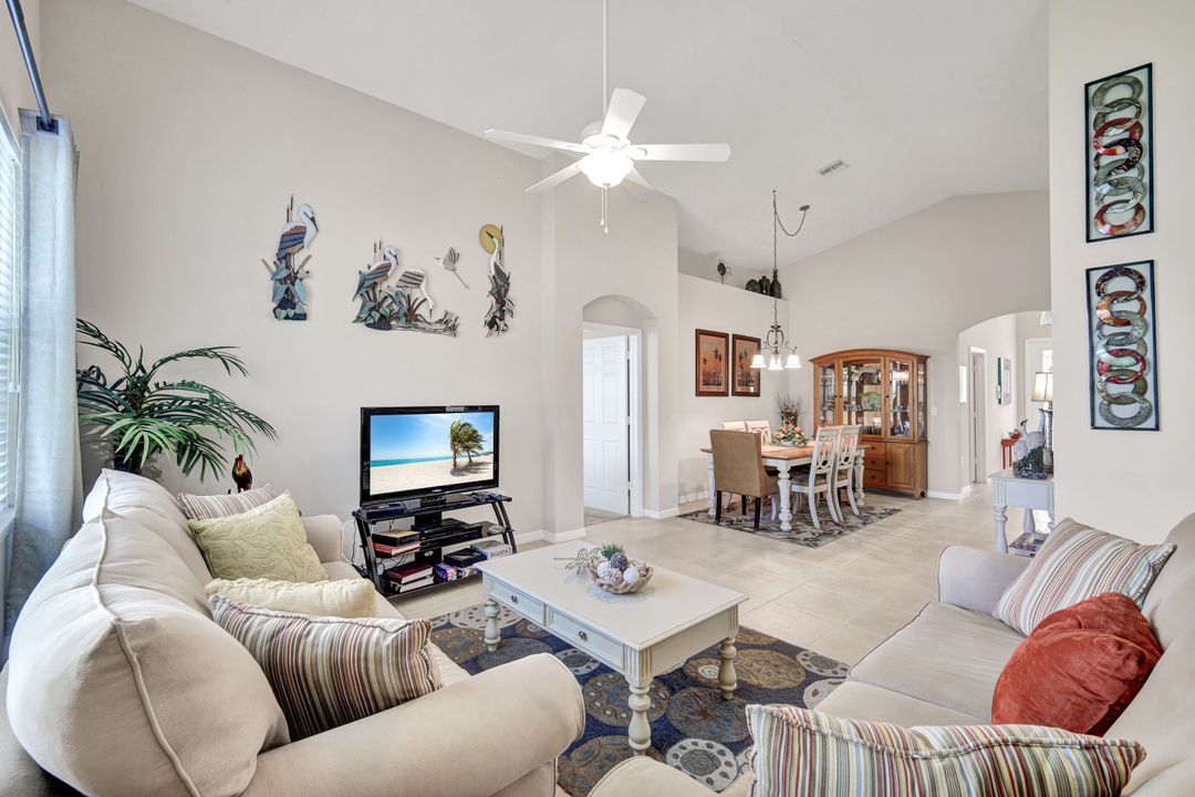 8627 Sumner Ave, Fort Myers, FL 33908