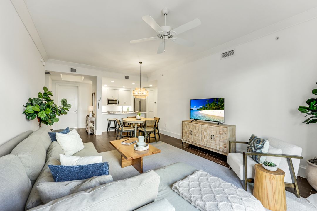 1030 3rd Ave S #215, Naples, FL 34102