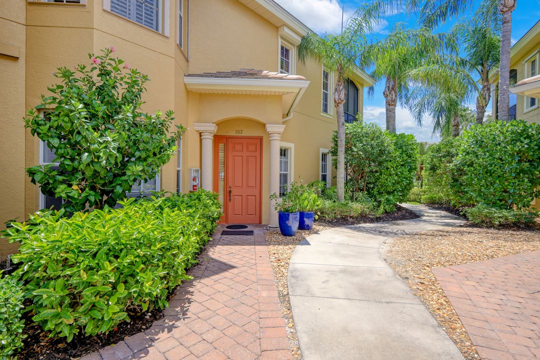 5030 Blauvelt Way #102, Naples, FL 34105