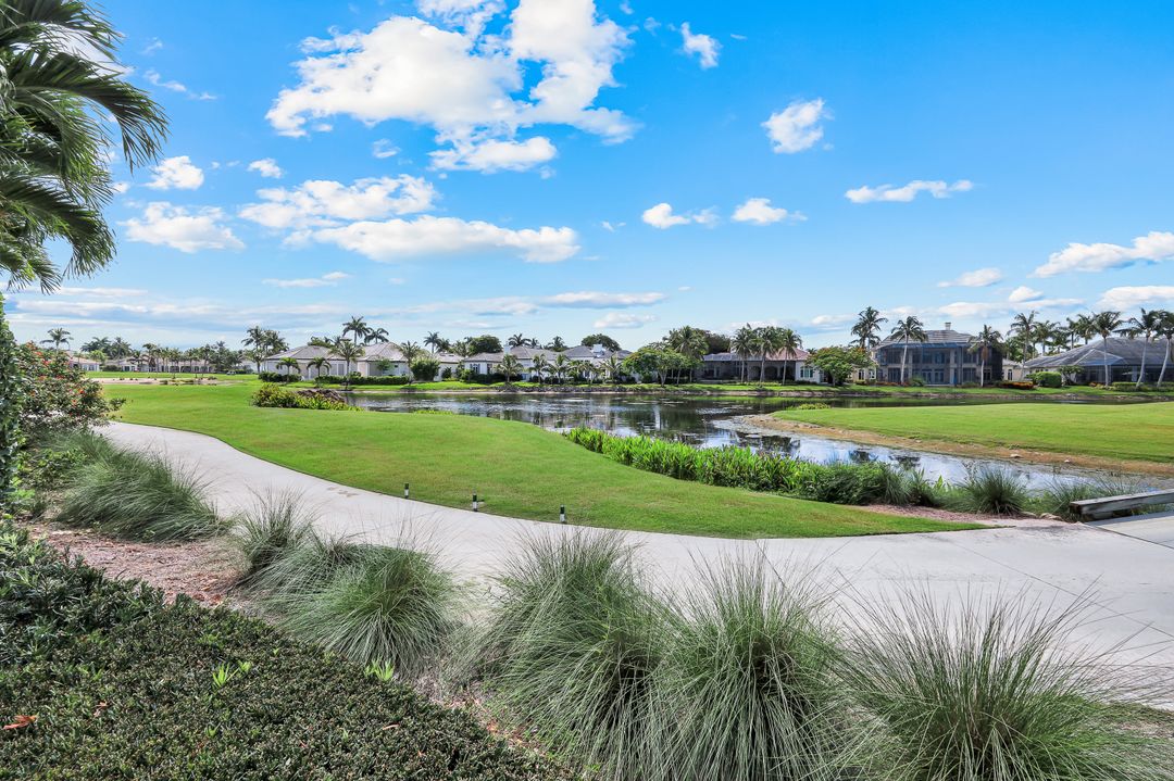 2048 Isla Vista Ln, Naples, FL 34105
