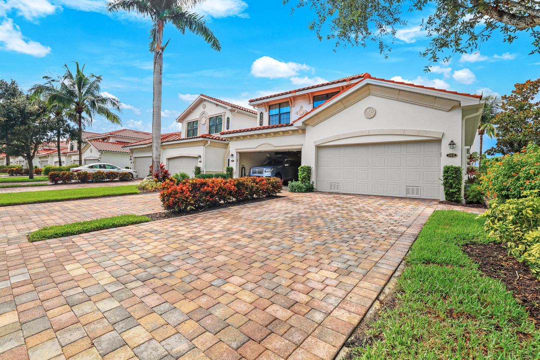 3165 Aviamar Cir #102, Naples, FL 34114