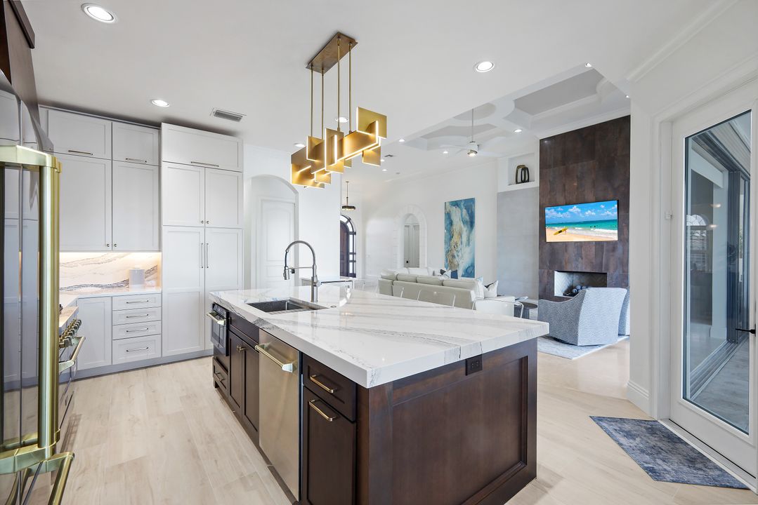 5743 SW 9th Ct, Cape Coral, FL 33914