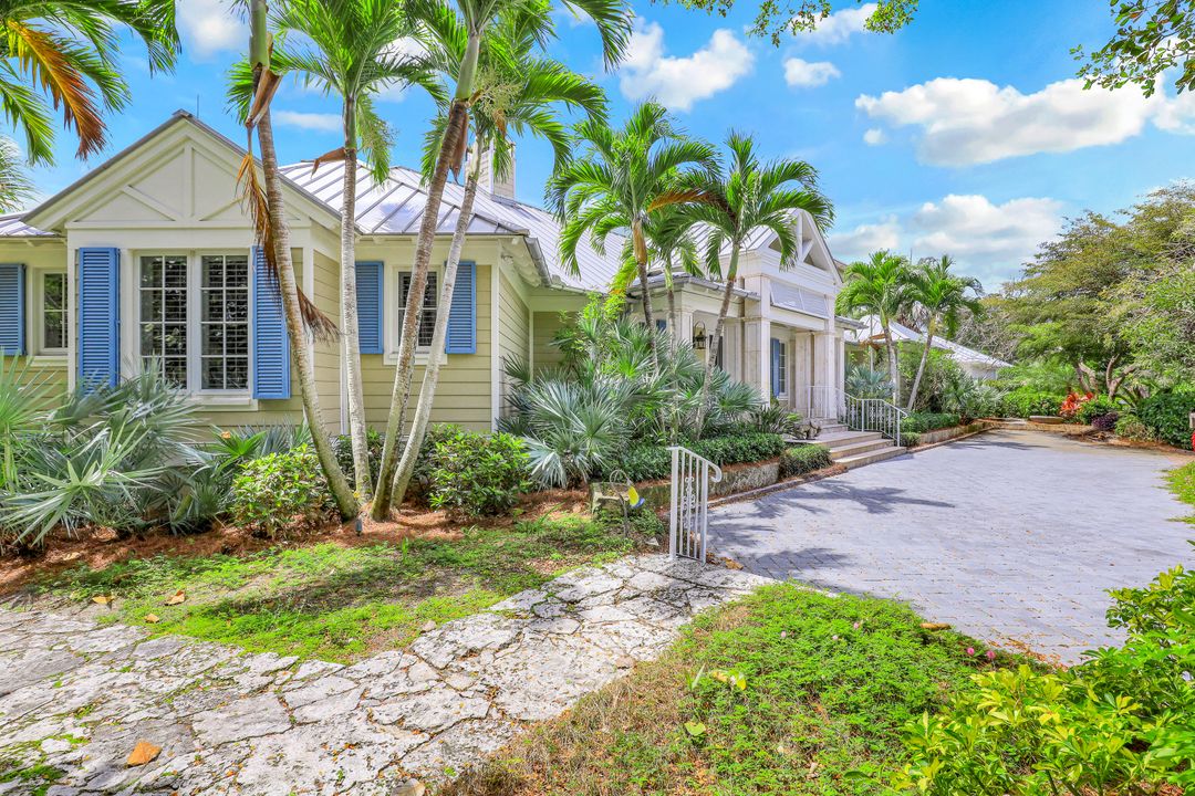 266 15th Ave S, Naples, FL 34102