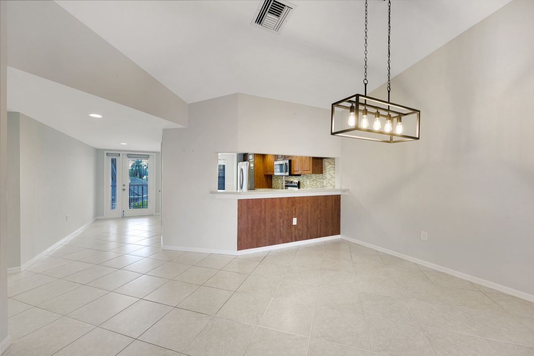 4261 Shetland Ct #205, Naples, FL 34112