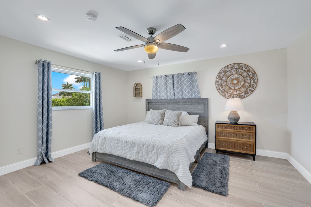373 Egret Ave, Naples, FL 34108