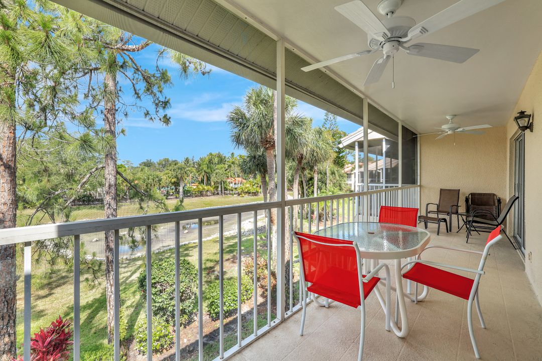 2420 Hidden Lake Dr #8, Naples, FL 34112