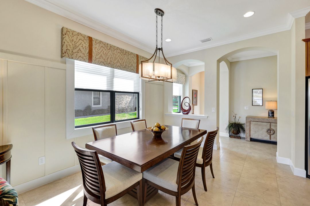 9142 Isla Bella Cir, Bonita Springs, FL 34135