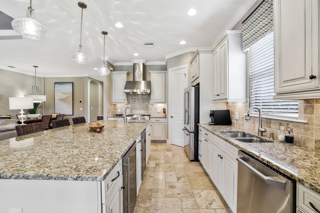 9568 Mussorie Ct, Naples, FL 34114