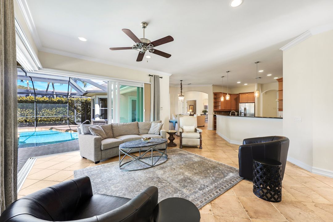 4963 Rustic Oaks Cir, Naples, FL 34105