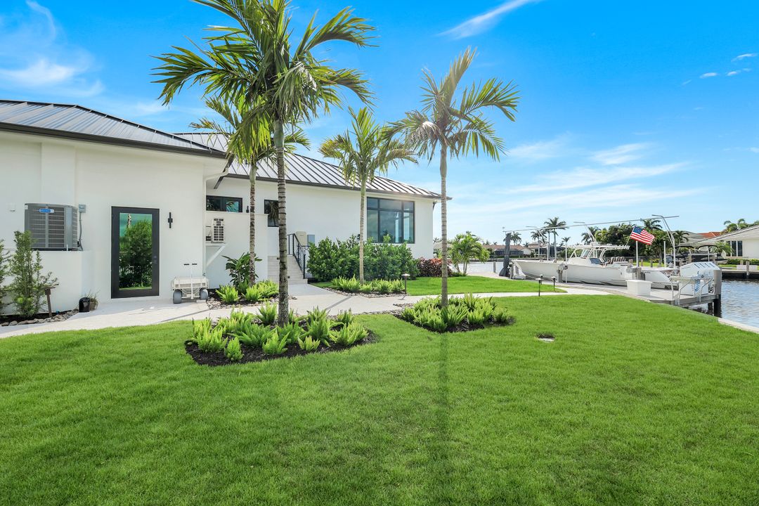 1610 Briarwood Ct, Marco Island, FL 34145