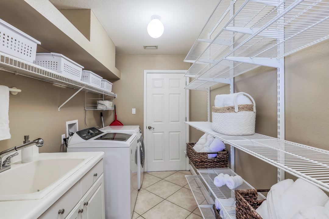 2206 Beach Pkwy W, Cape Coral, FL 33914