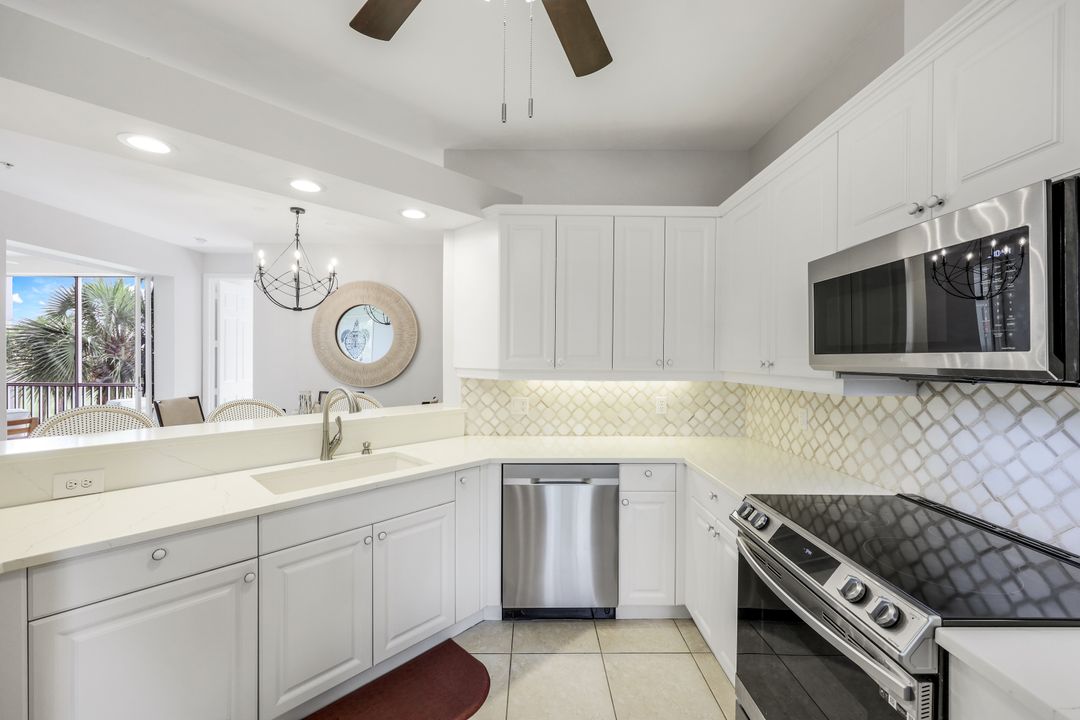 1540 Clermont Dr #202, Naples, FL 34109