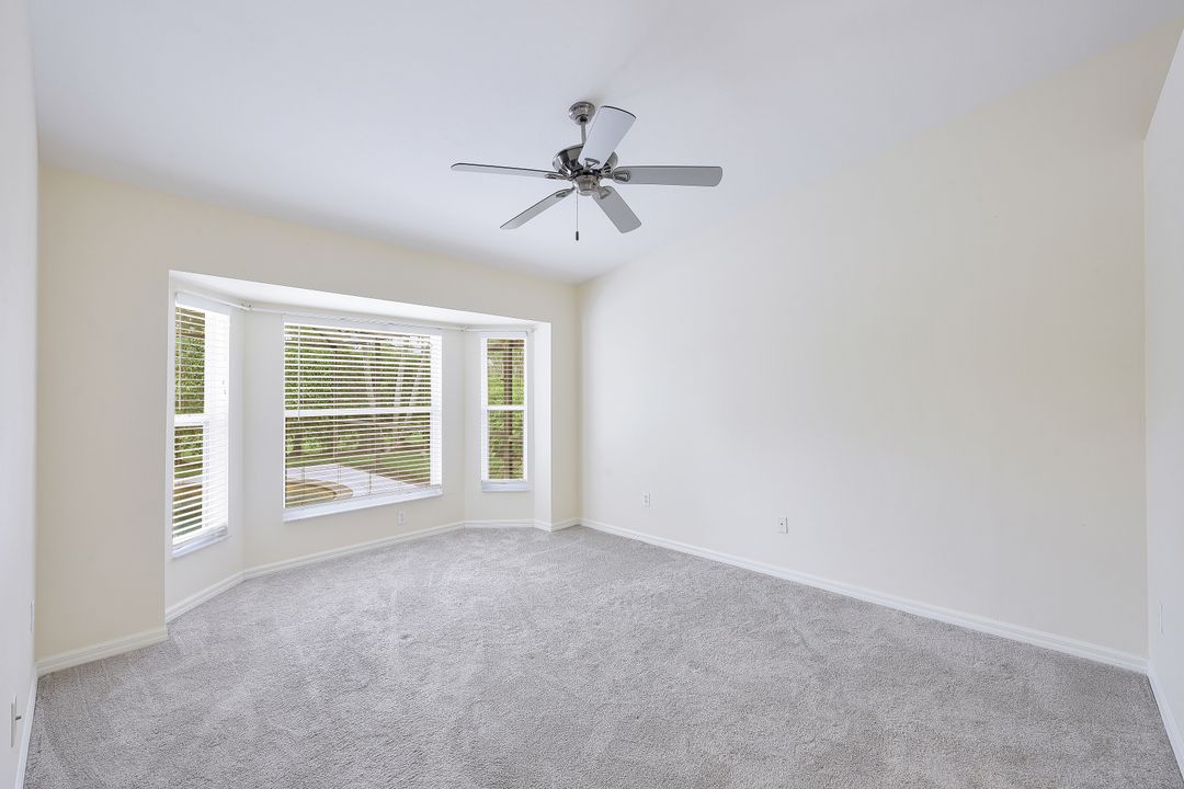 6654 Castlelawn Pl, Naples, FL 34113