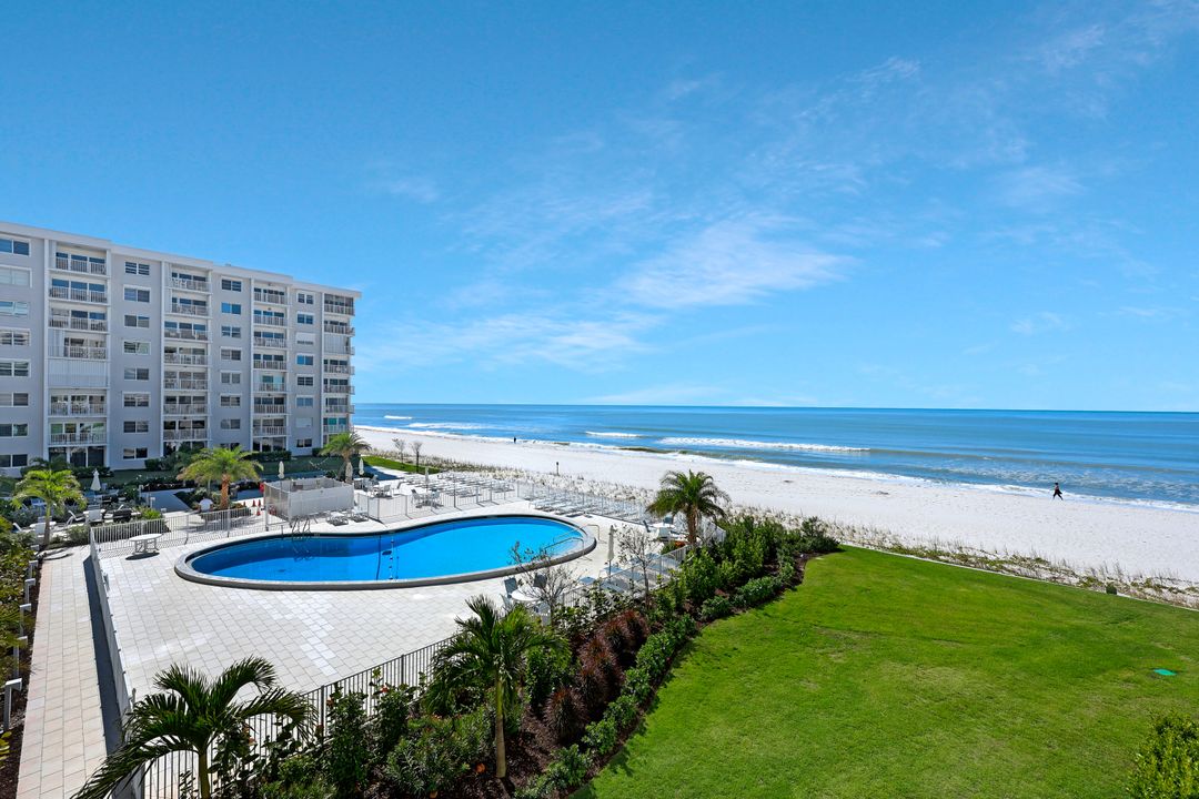 3443 Gulf Shore Blvd N #3044, Naples, FL 34103