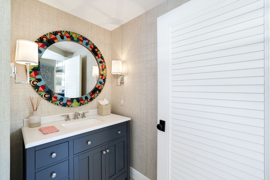 642 6th Ave N, Naples, FL 34102