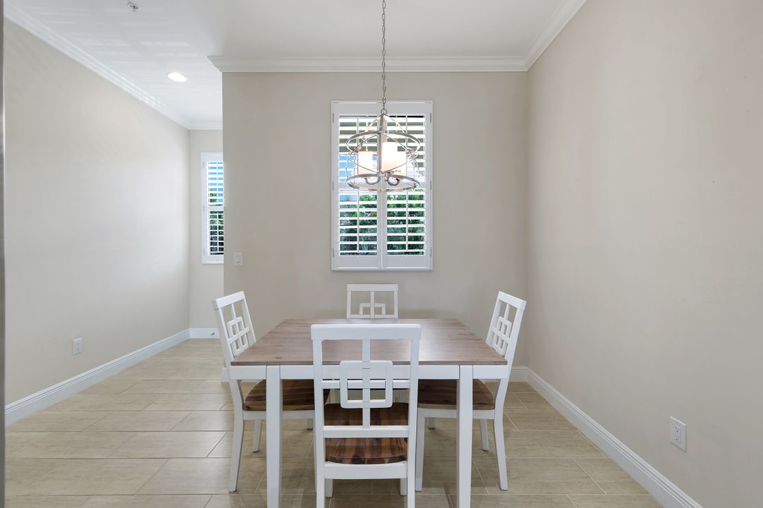 15114 Palmer Lake Cir #203, Naples, FL 34109