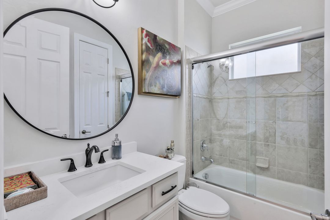 9423 Quarry Dr, Naples, FL 34120