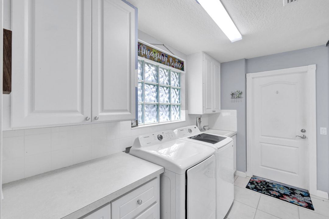 4664 Ossabaw Way, Naples, FL 34119