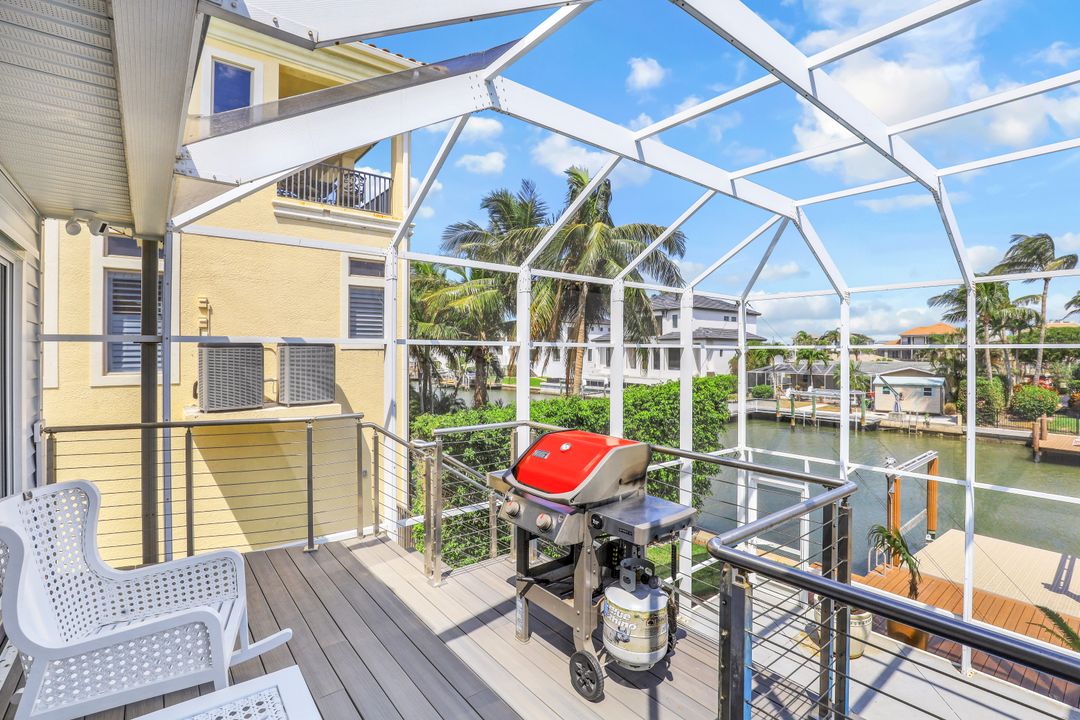 437 Tradewinds Ave, Naples, FL 34108