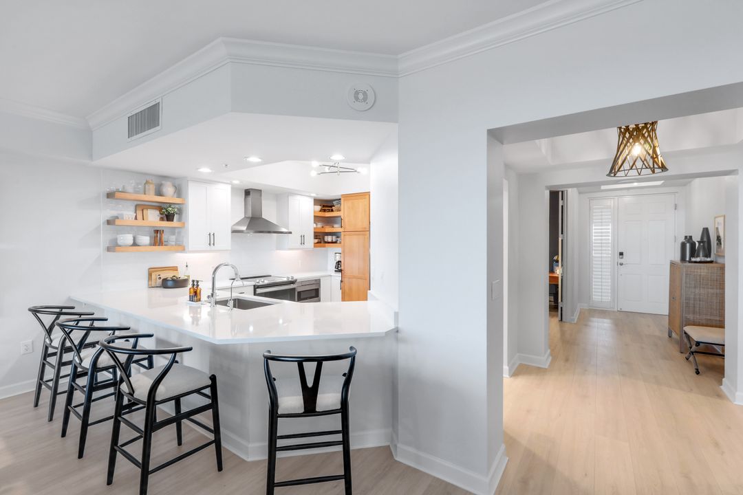 325 Dunes Blvd #604, Naples, FL 34110