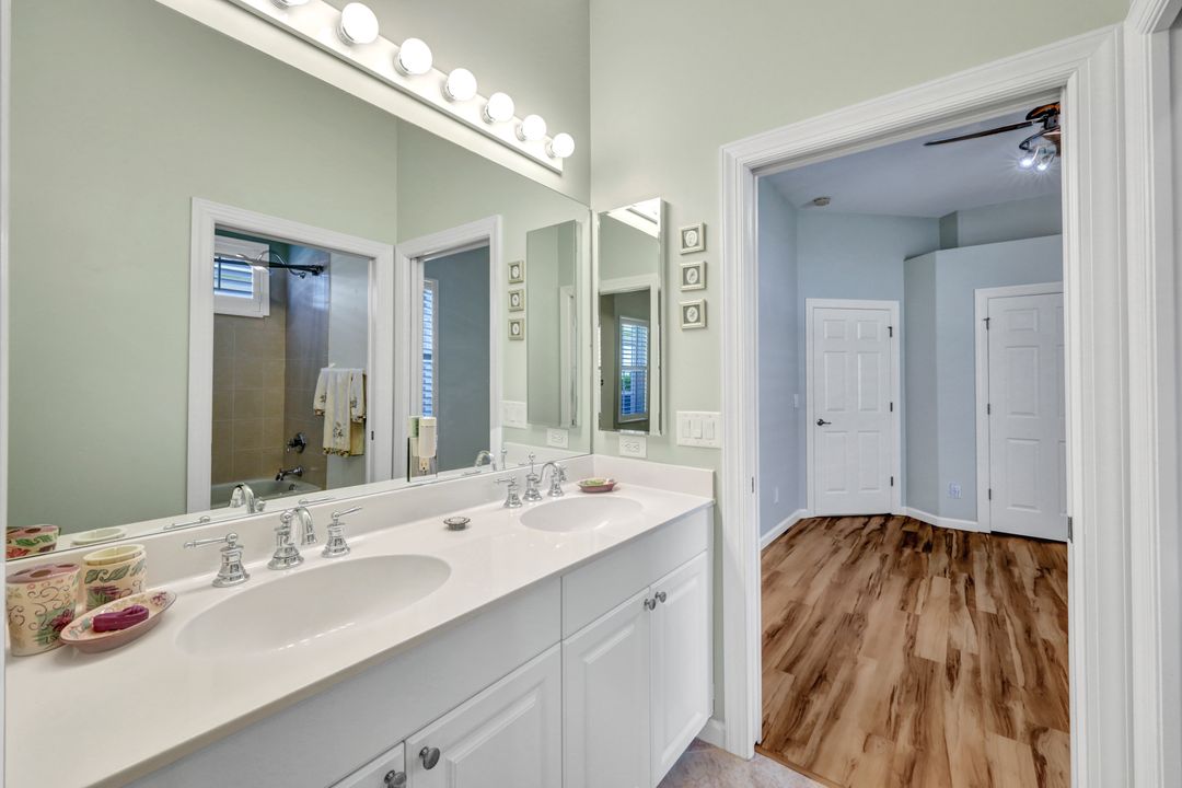11921 Heather Woods Ct, Naples, FL 34120