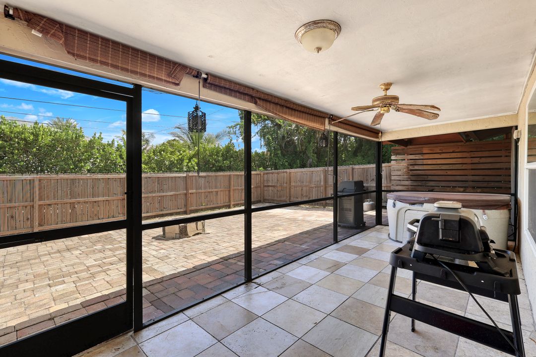 8110 Valencia Rd, Fort Myers, FL 33967