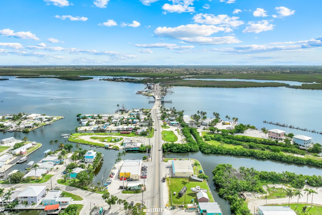4547 Pine Island Rd, Matlacha, FL 33993