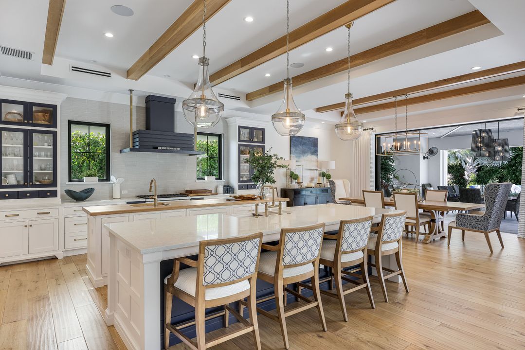 679 Rudder Rd, Naples, FL 34102