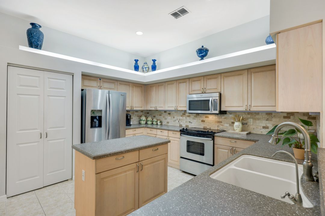 28301 Amalfi Coast Rd, Bonita Springs, FL 34135