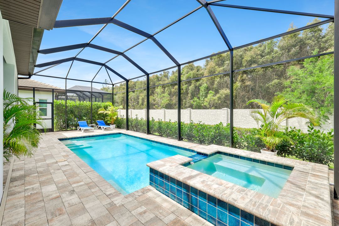 3754 Sapphire Cv Cir, Naples, FL 34114