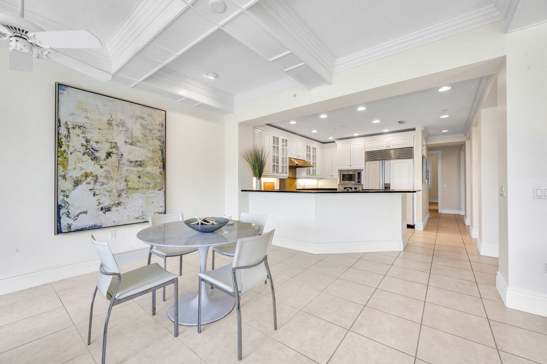 1400 Gulf Shore Blvd N #203, Naples, FL 34102