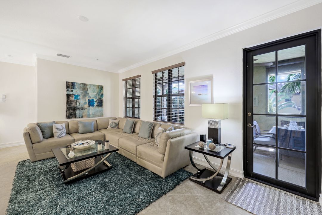 9082 Albion Ln S #6702, Naples, FL 34113