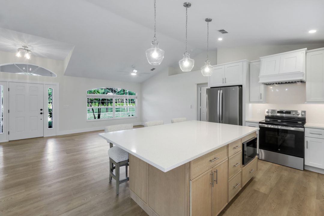 3060 70th St SW, Naples, FL 34105