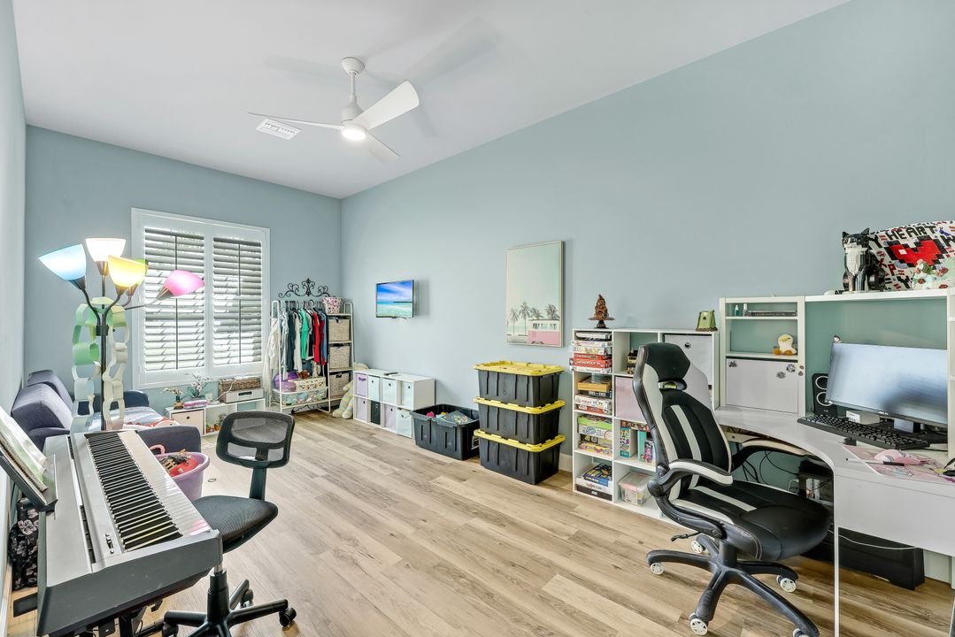 16 NW 38th Pl, Cape Coral, FL 33993