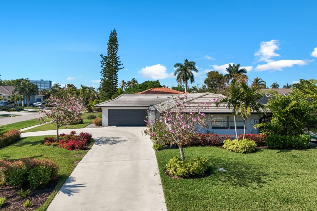 291 W Flamingo Cir, Marco Island, FL 34145