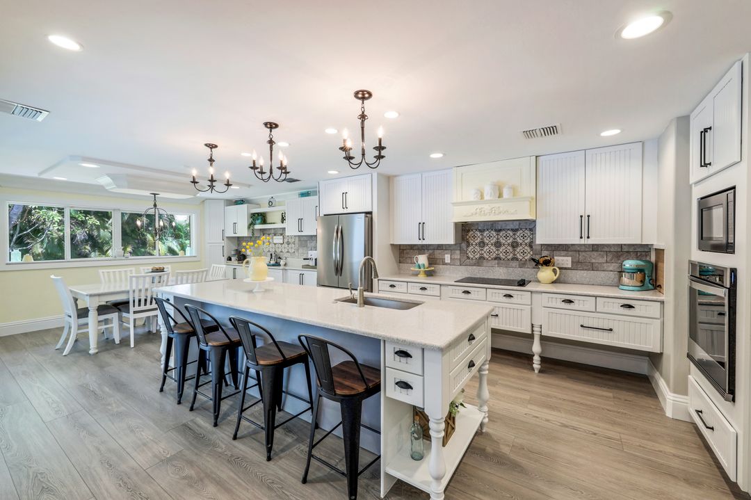 723 Willowhead Dr, Naples, FL 34103