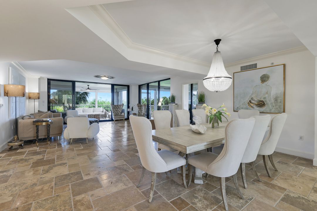 6597 Nicholas Blvd #306, Naples, FL 34108