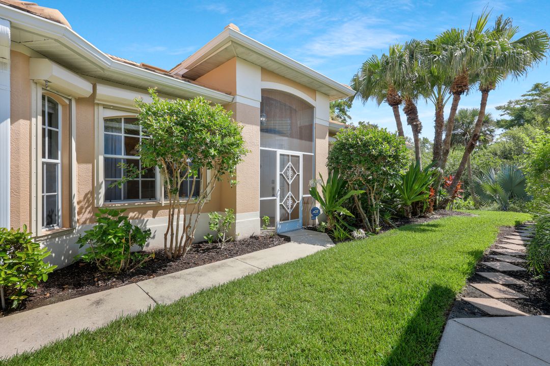 12695 Fox Ridge Dr, Bonita Springs, FL 34135