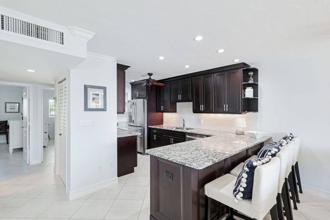 2100 Gulf Shore Blvd N #215, Naples, FL 34102