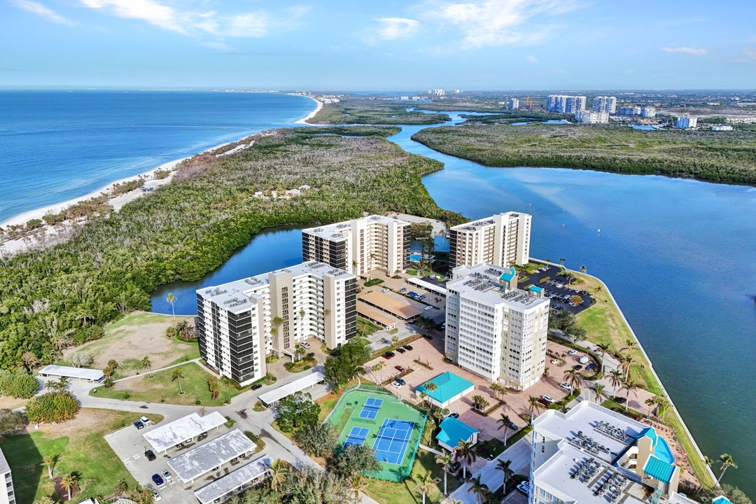 11 Bluebill Ave #1005, Naples, FL 34108